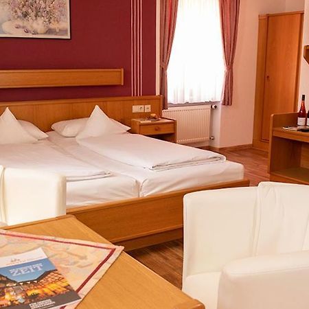 Hotel Garni Zum Hirschen Iphofen Zewnętrze zdjęcie