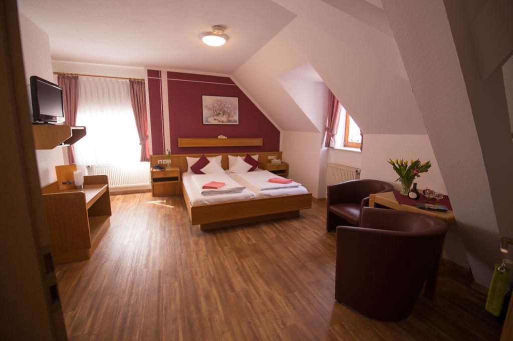 Hotel Garni Zum Hirschen Iphofen Zewnętrze zdjęcie