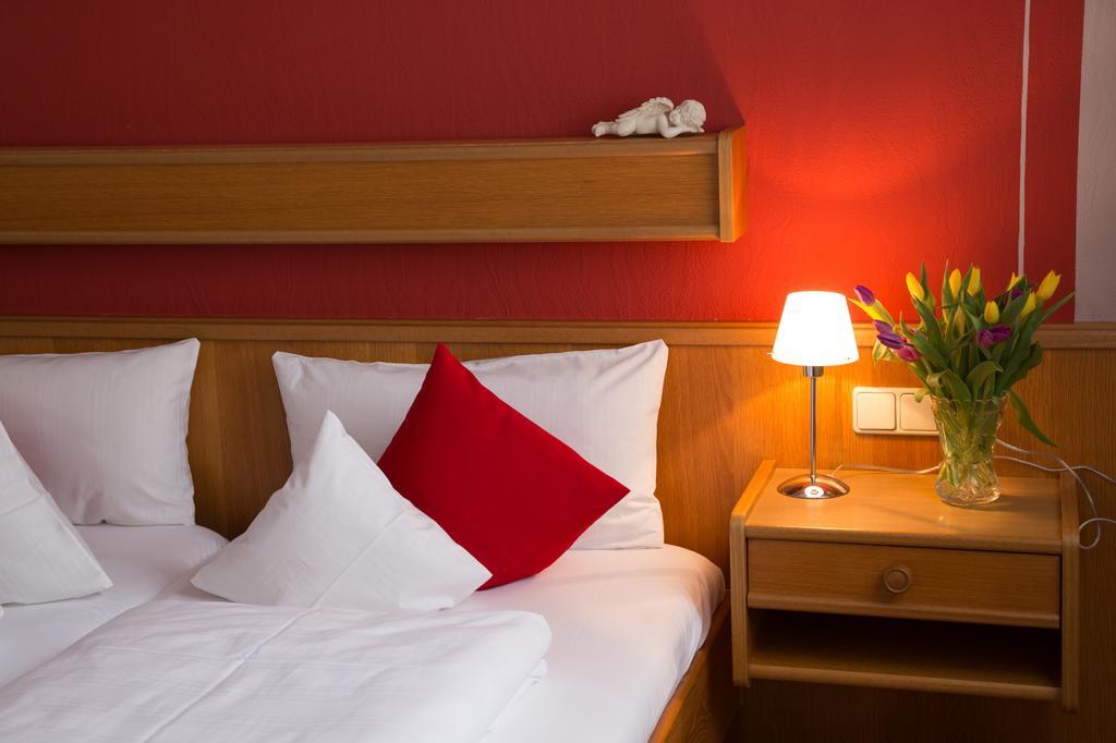Hotel Garni Zum Hirschen Iphofen Zewnętrze zdjęcie